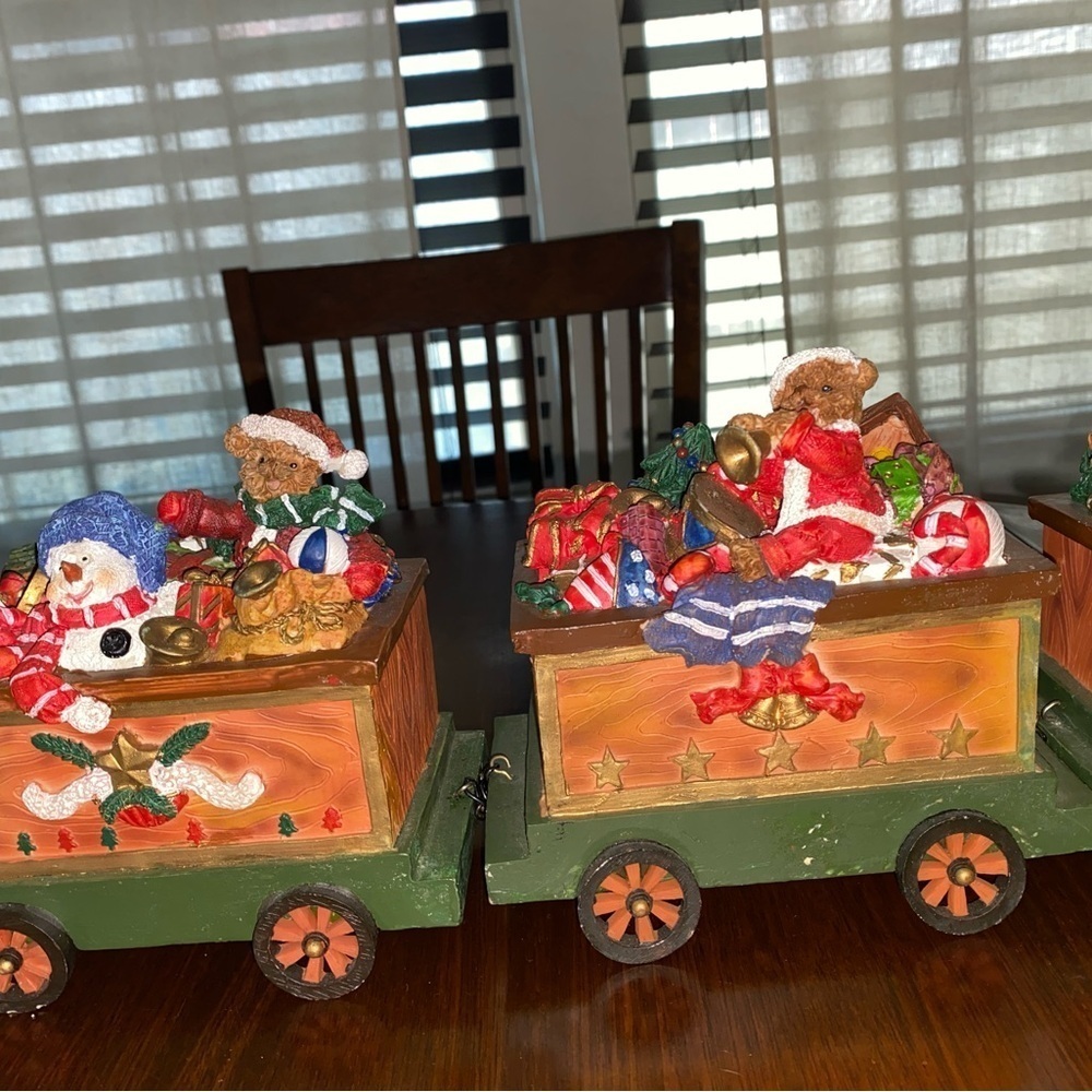 CHRISTMAS TRAIN DECOR WOOD RESIN 4 PIECES SANTA TEDDY BEARS SNOWMEN 28”Long - Picture 5 of 15